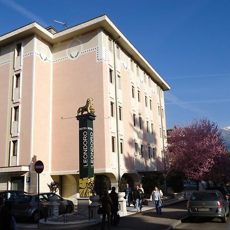 Hotel Leon D'Oro โรเวเรโต ภายนอก รูปภาพ