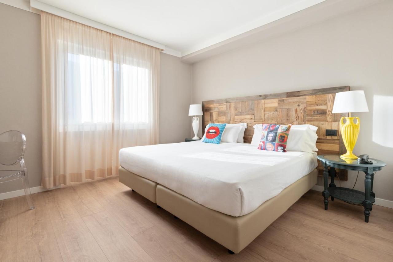 Hotel Leon D'Oro โรเวเรโต ภายนอก รูปภาพ