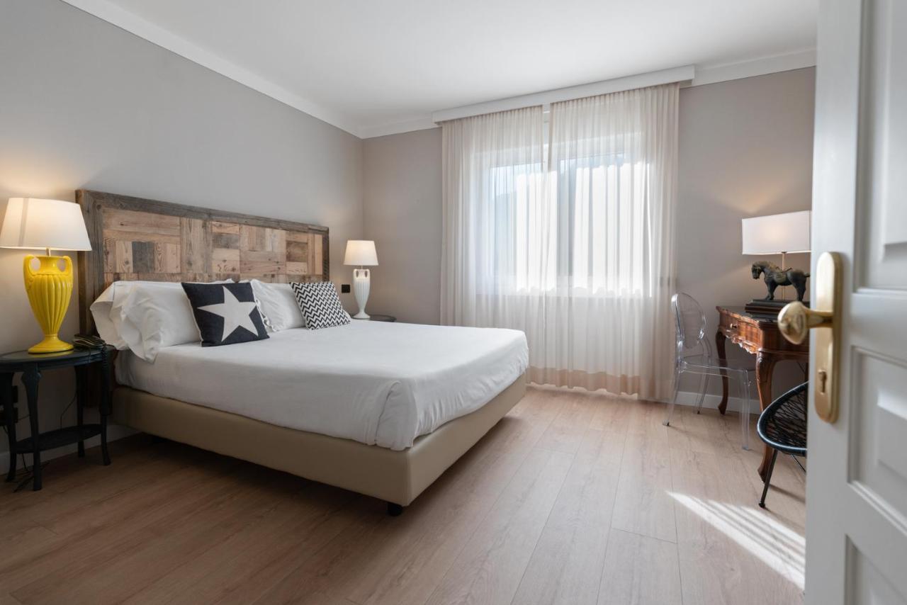 Hotel Leon D'Oro โรเวเรโต ภายนอก รูปภาพ