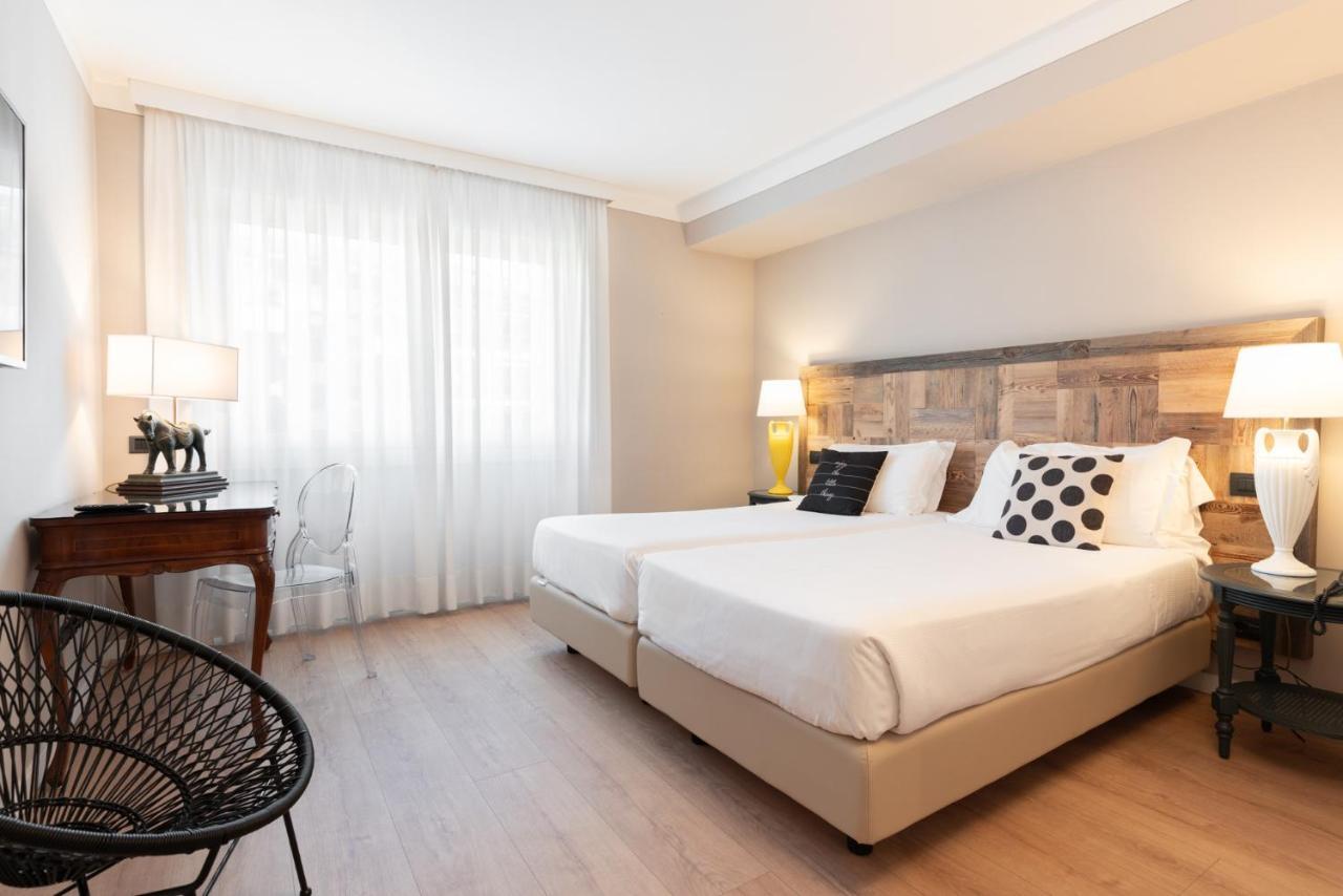 Hotel Leon D'Oro โรเวเรโต ภายนอก รูปภาพ